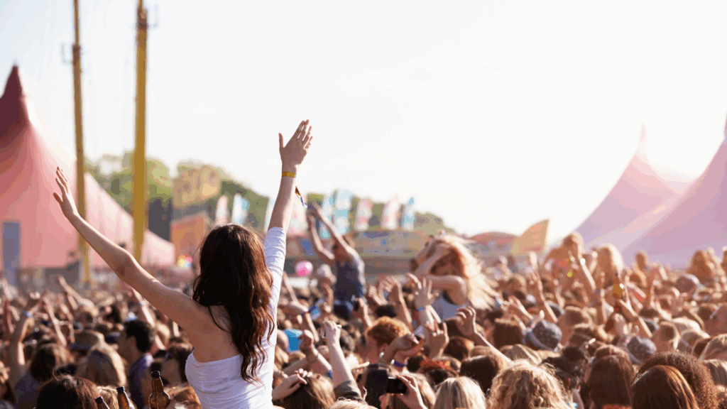 CECU alerta de los principales abusos en venta de entradas para festivales y conciertos CECU alerta de los principales abusos en venta de entradas para festivales y conciertos